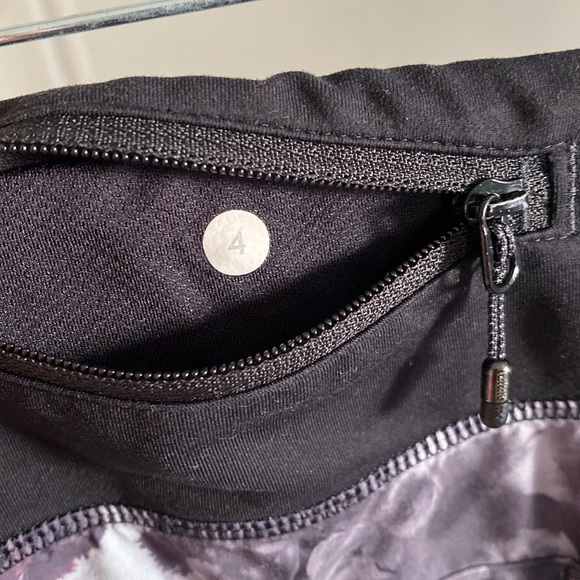 Lululemon Speed Short Mini Obscurred Black Dusty Mauve Size 4 - Picture 7 of 8